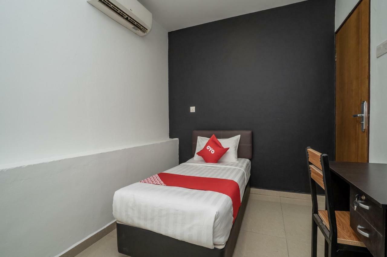 Oyo 1167 Rest And Go Hotel Klang Exteriér fotografie